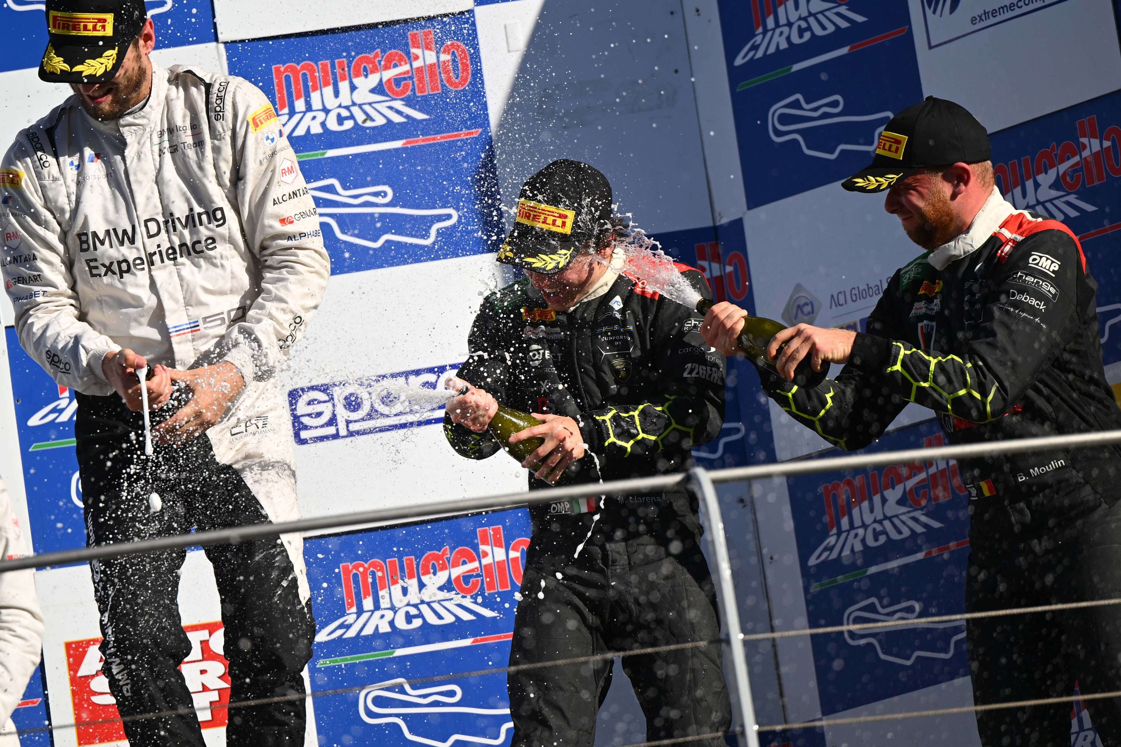 Mateo Llarena sube al podio en La Toscana, Italia