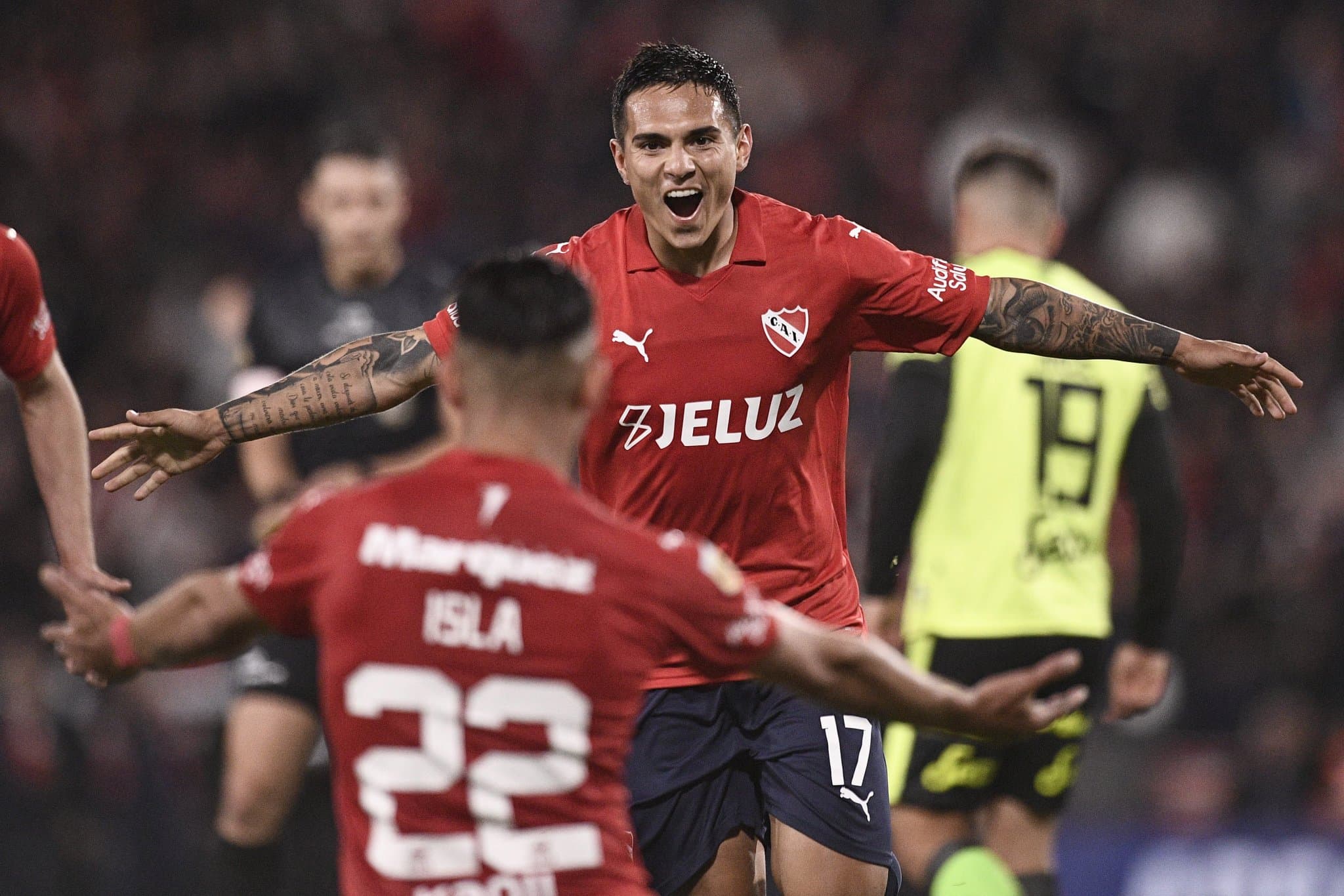Independiente continúa su marcha imparable en la Copa de la Liga del fútbol argentino, en cuya novena fecha se impuso por 3-0 al Barracas Central