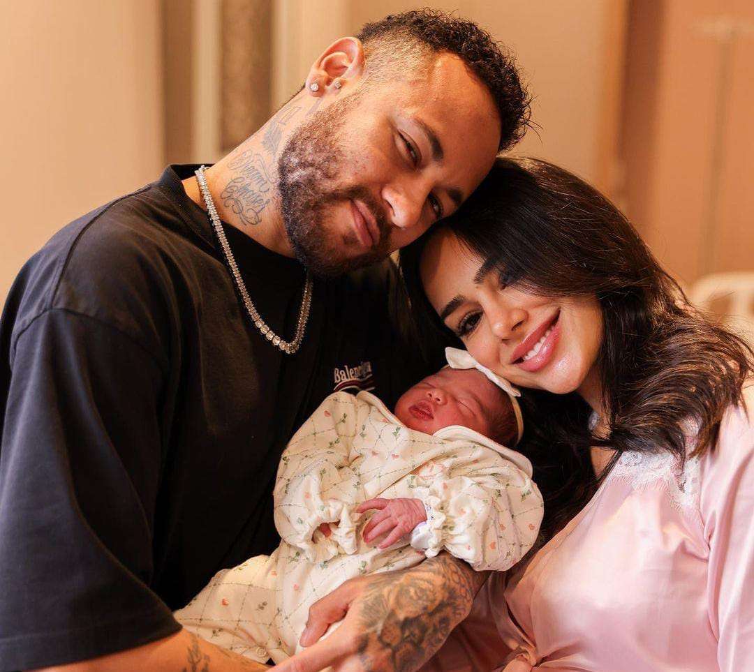 Neymar presenta en sociedad a su hija recién nacida: Mavie