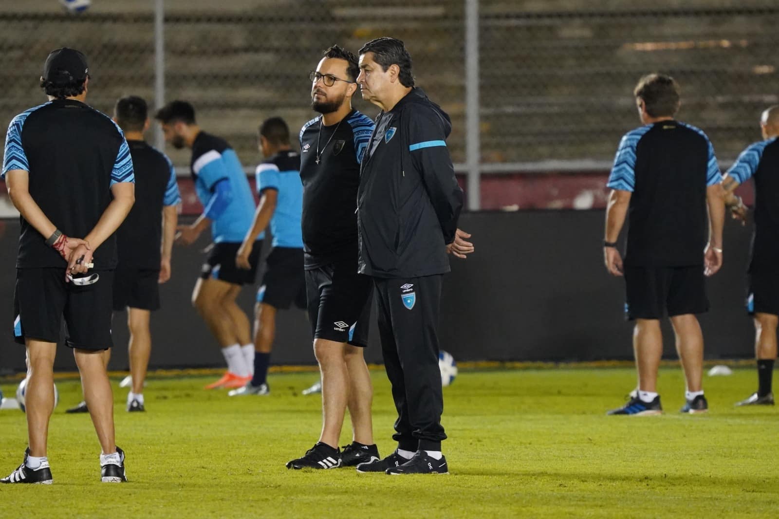 Luis Fernando Tena en el entrenamiento de Selección de Guatemala en el Estadio Rommel Fernández de Panamá