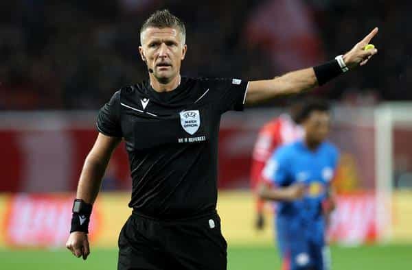 El árbitro Daniele Orsato durante el partido de Liga de Campeones de la UEFA entre FK Crevna zvezda y RB Leipzig. EFE/EPA/ANDREJ CUKIC