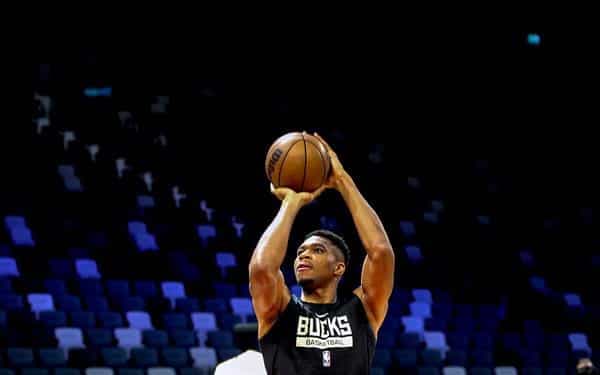Giannis Antetokounmpo de los Milwaukee Bucks, en una fotografía de archivo. EFE/EPA/ALI HAIDER
