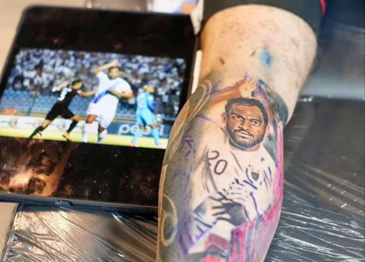 ¿Cómo reaccionó Carlos "el pescado" Ruiz con el nuevo tatuaje de Neto Bran?