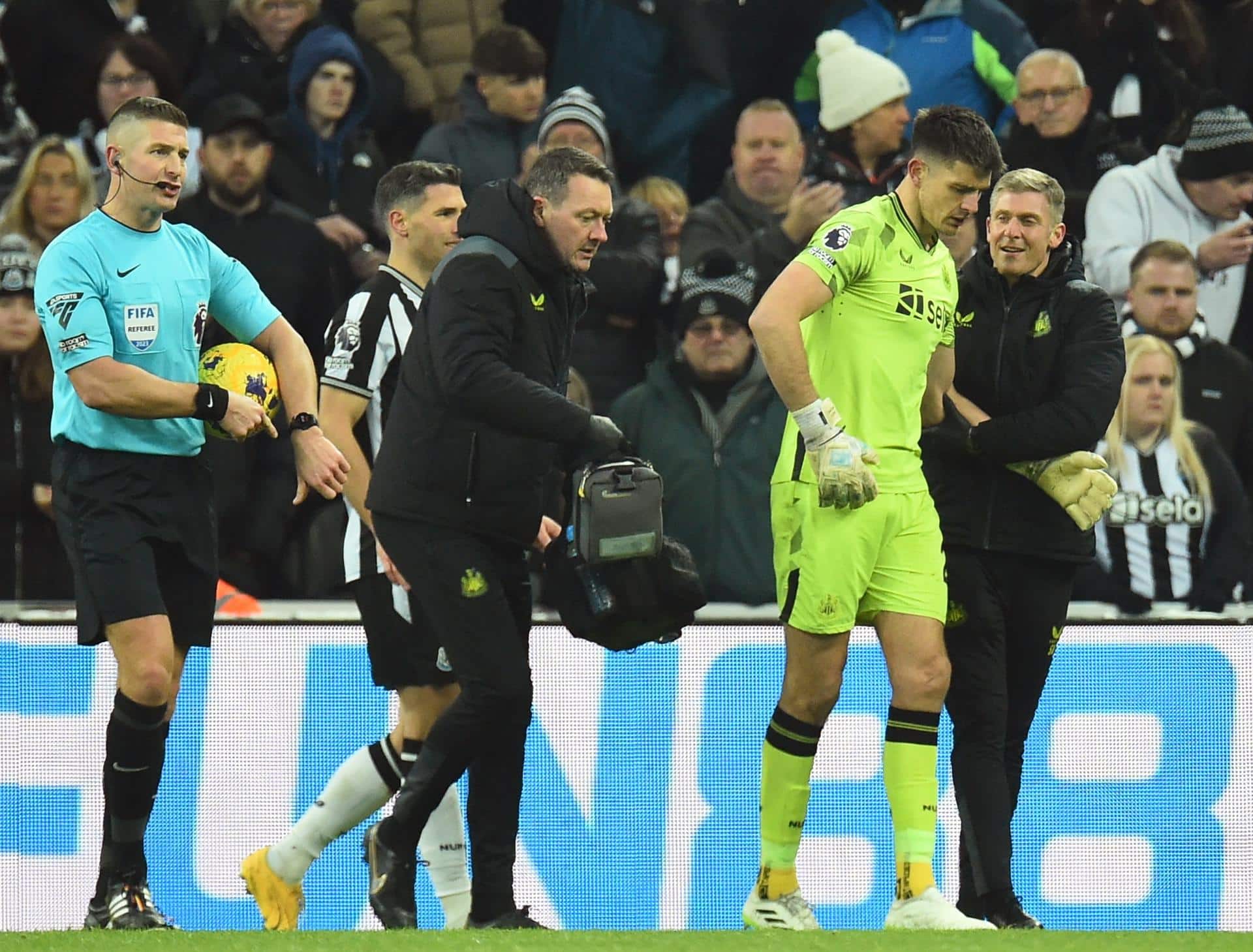 Nick Pope estará de baja varios meses y regresa hasta 2024