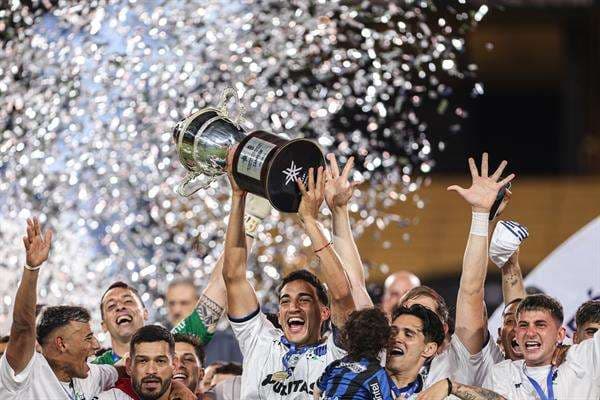 Imagen de archivo del central uruguayo Federico Pereira. EFE/ Gastón Britos