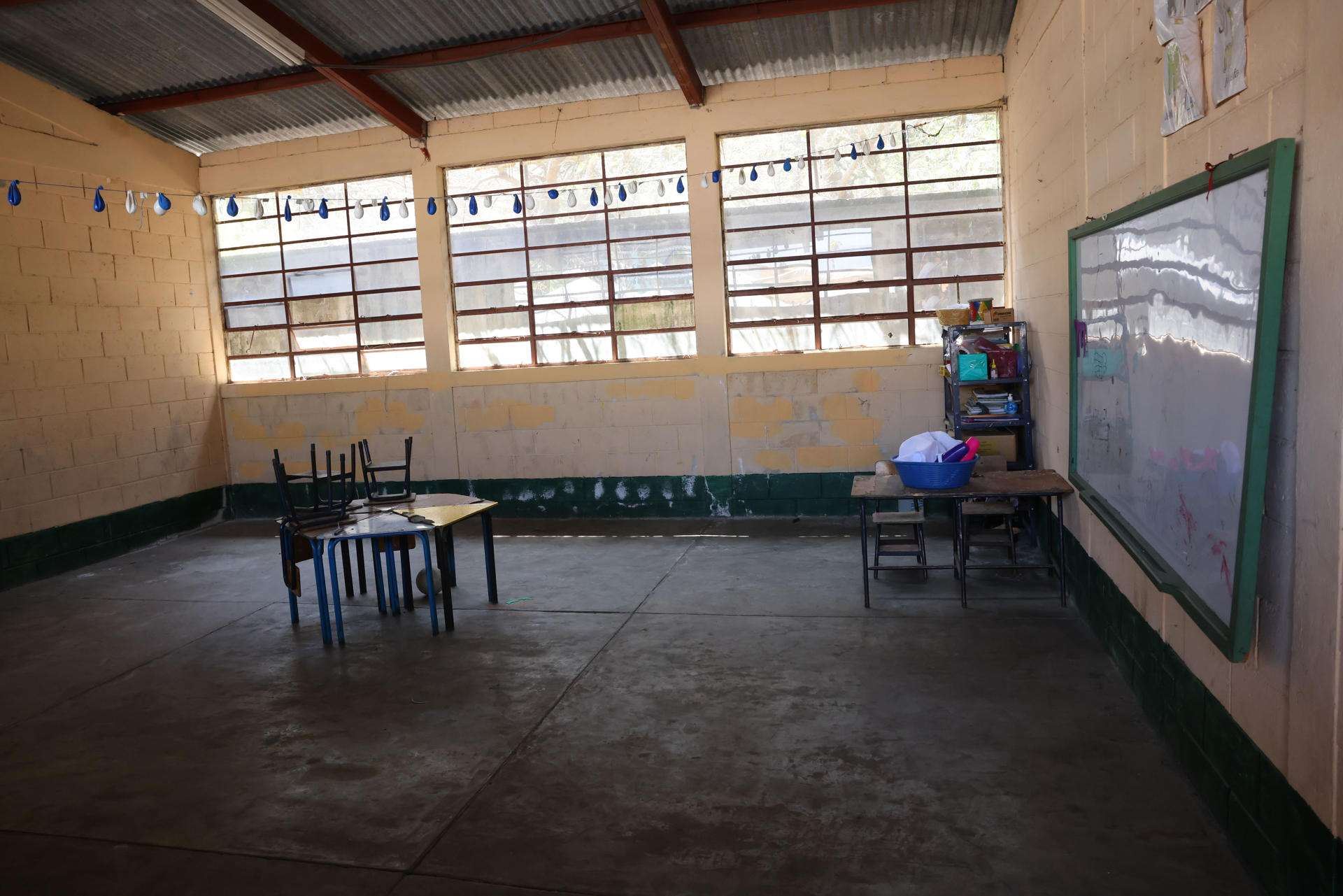 Guatemala inicia clases con miles de escuelas sin agua y retos contra la corrupción