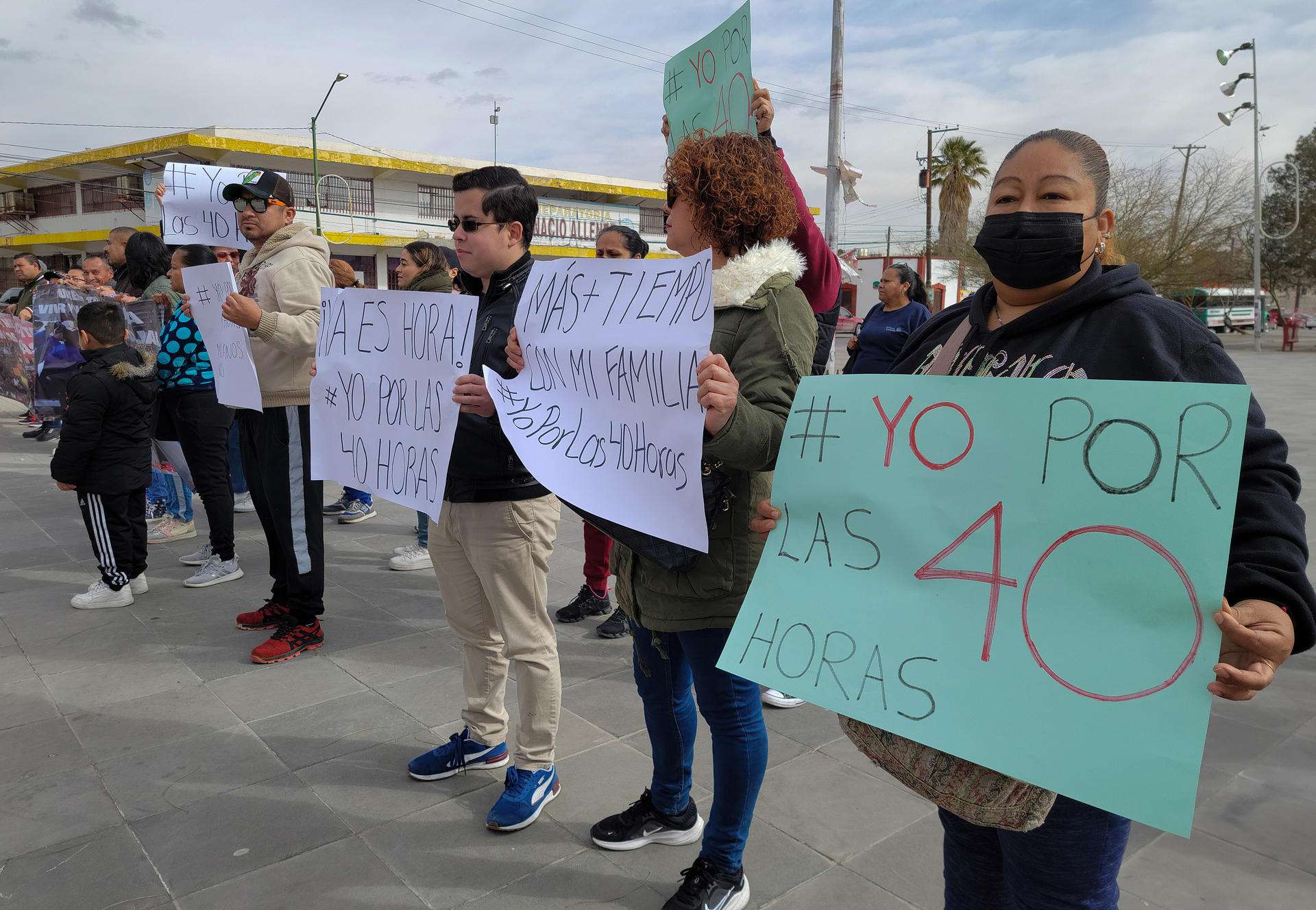 Obreros de maquiladoras en México exigen reducción de jornada laboral