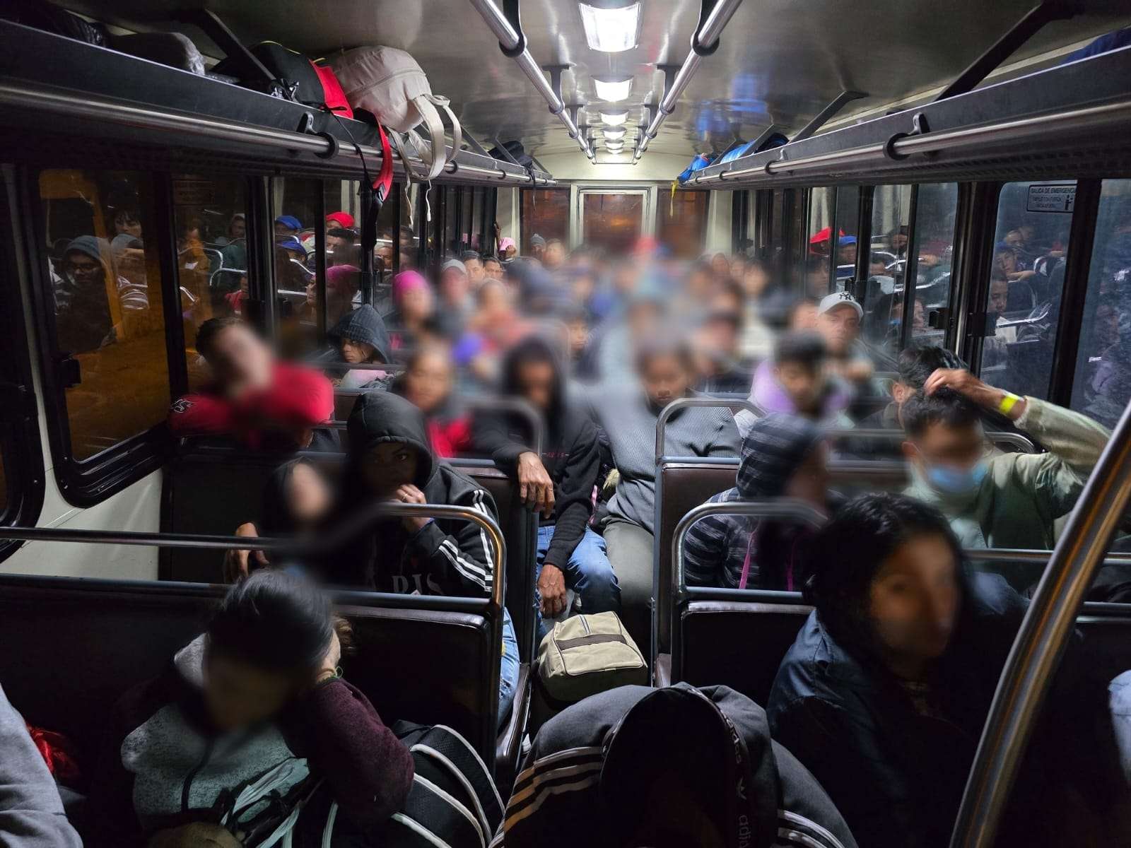 52 migrantes de Cuba, Ecuador, República Dominicana y Nepal, son detenidos en Santa Rosa Guatemala