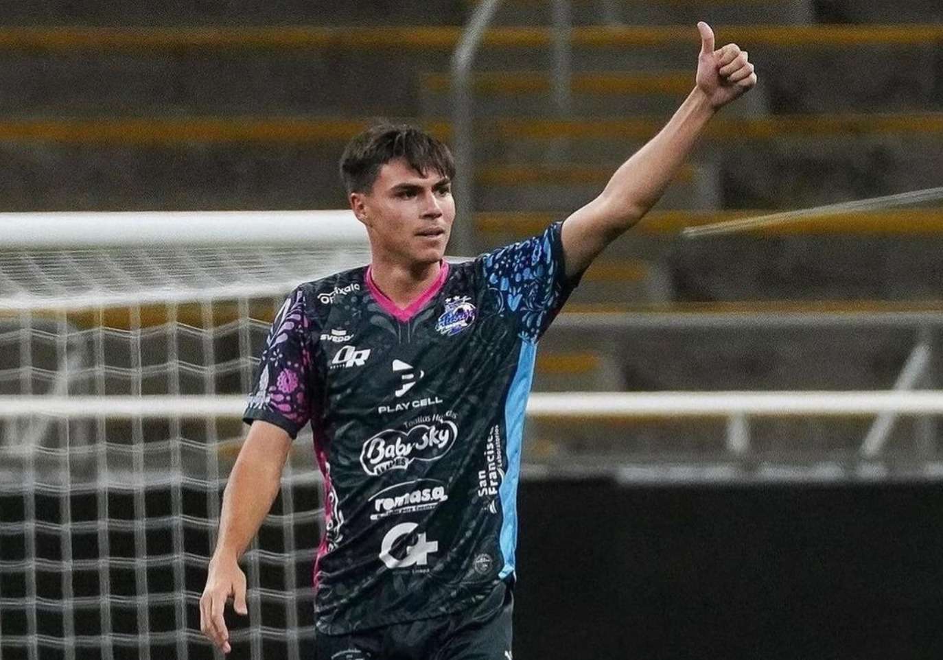 TEna José Franco delantero guatemalteco sigue anotando goles con su equipo Alebrijes de Oaxaca en la Liga Expansión MX, este martes por la noche ante Mérida.