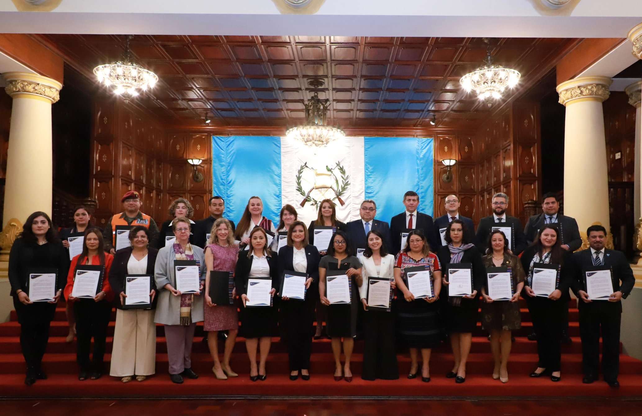 compromiso nacional en el palacio