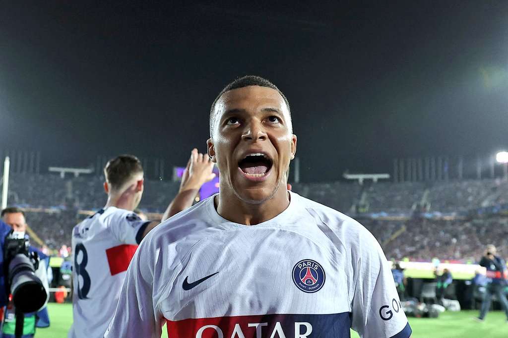 PSG golea al Barcelona y avanza a las semifinales de la Champions League