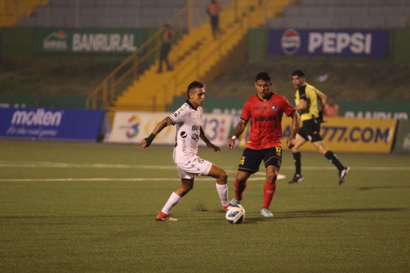 Clásico 328 Comunicaciones Municipal Jorge Aparicio