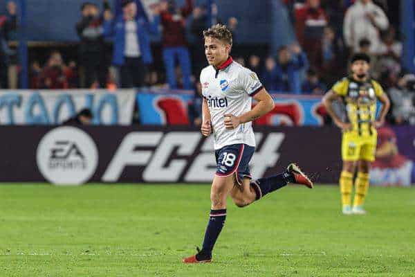 Jeremía Recoba de Nacional celebra un gol ante Deportivo Táchira en un partido de la Copa Libertadores. EFE/ Gastón Britos