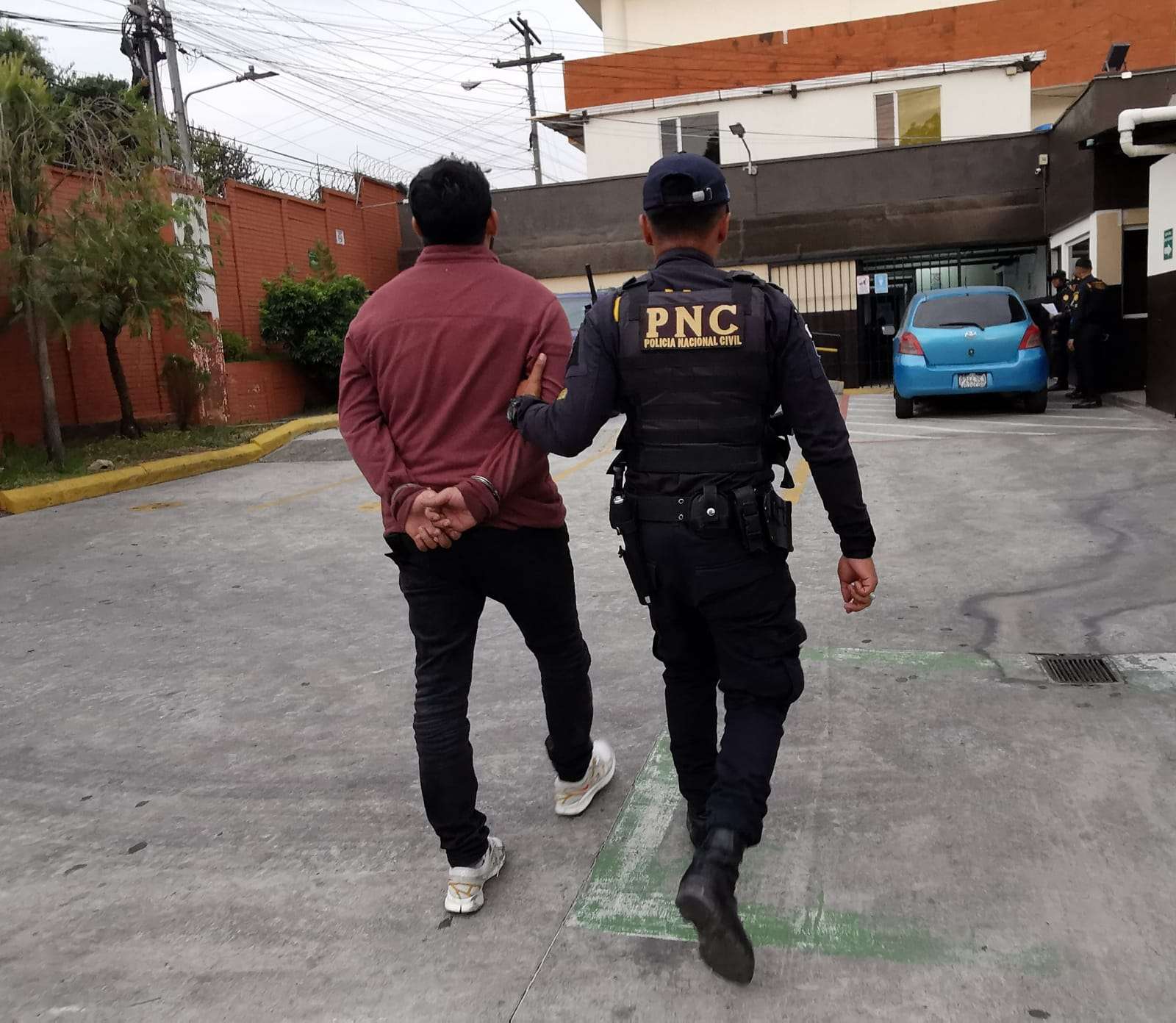 ¡Asalto frustrado! Capturan a delincuente con pistola de gas comprimido en Mixco