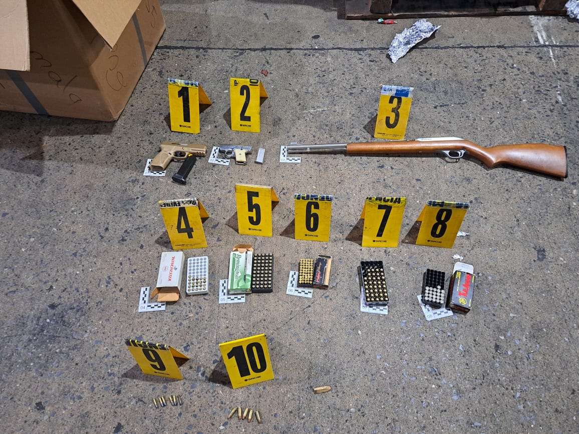 Autoridades localizan armas de fuego ilegales en la portuaria Santo Tomás de Castilla, Puerto Barrios, Izabal