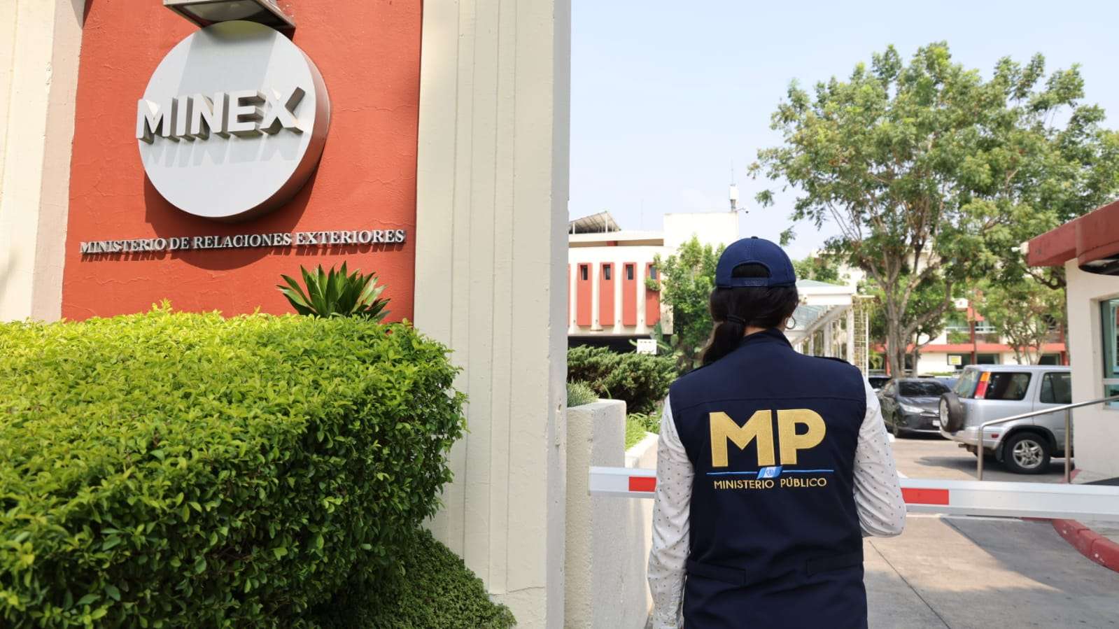 Allanan el Ministerio de Relaciones Exteriores por presuntas irregularidades en la compra de vacunas Sputnik