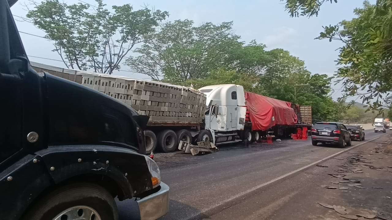 La Dirección General de Protección y Seguridad Vial (Provial) informó sobre un accidente vehicular ocurrido en el kilómetro 154 de la ruta al Atlántico, Gualán, Zacapa.