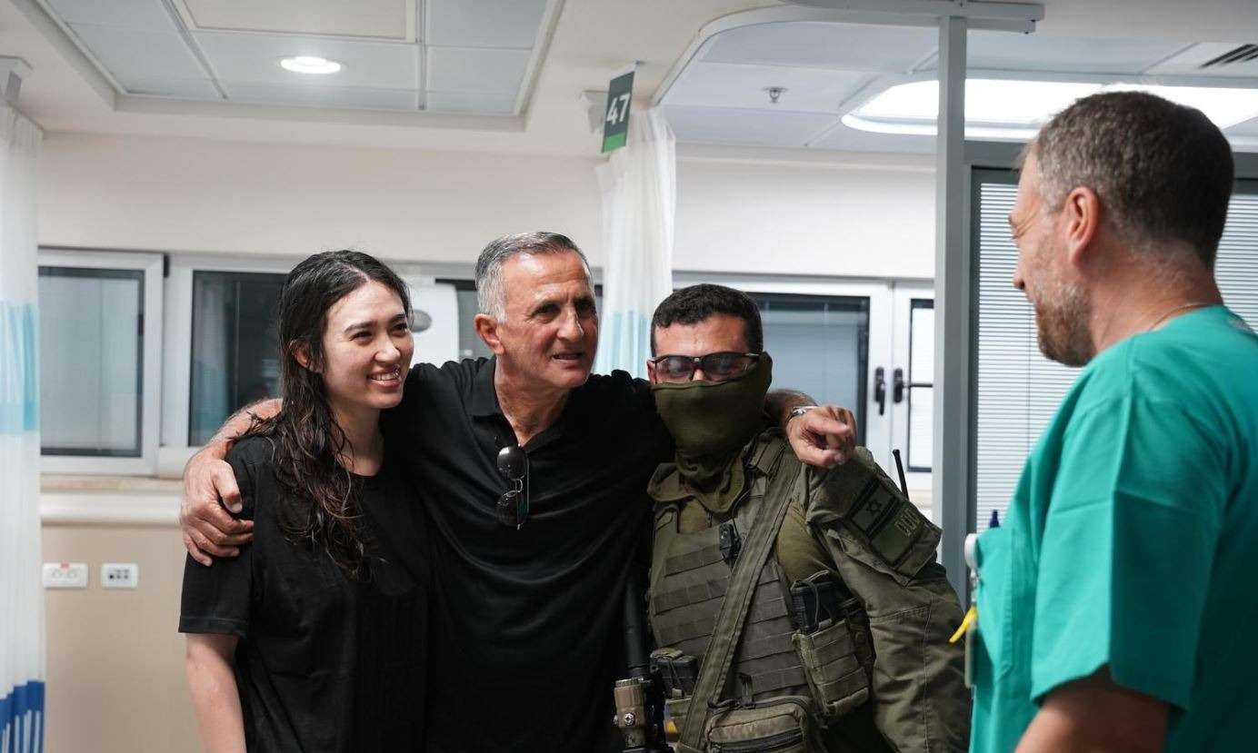 Israel rescata a cuatro rehenes en operaciones en el centro de la Franja de Gaza