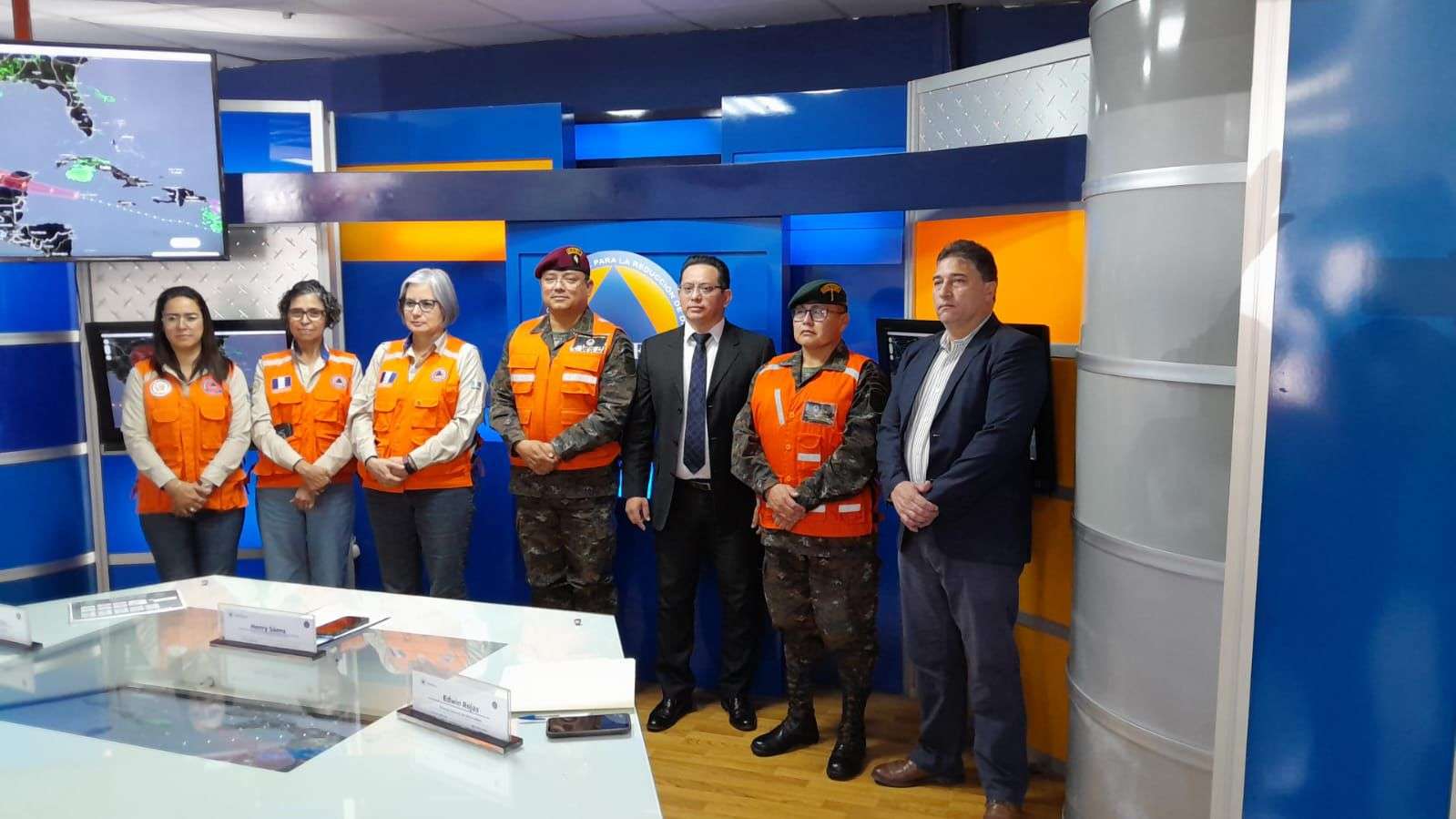 henry saenz ministro de la defensa