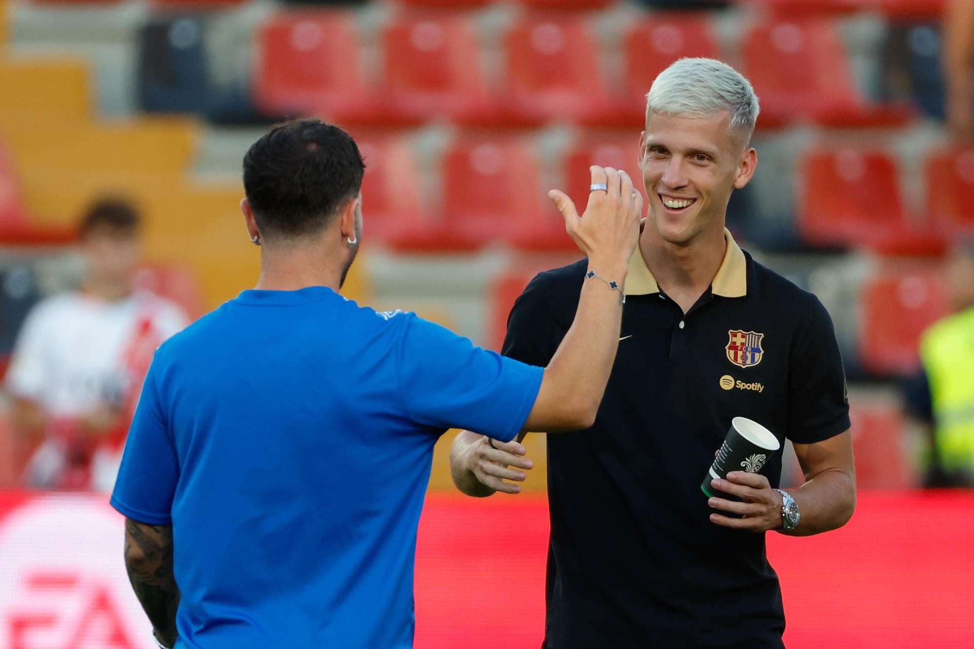 Dani Olmo esperará su debut en el banquillo; Gerard Martín, novedad de Flick