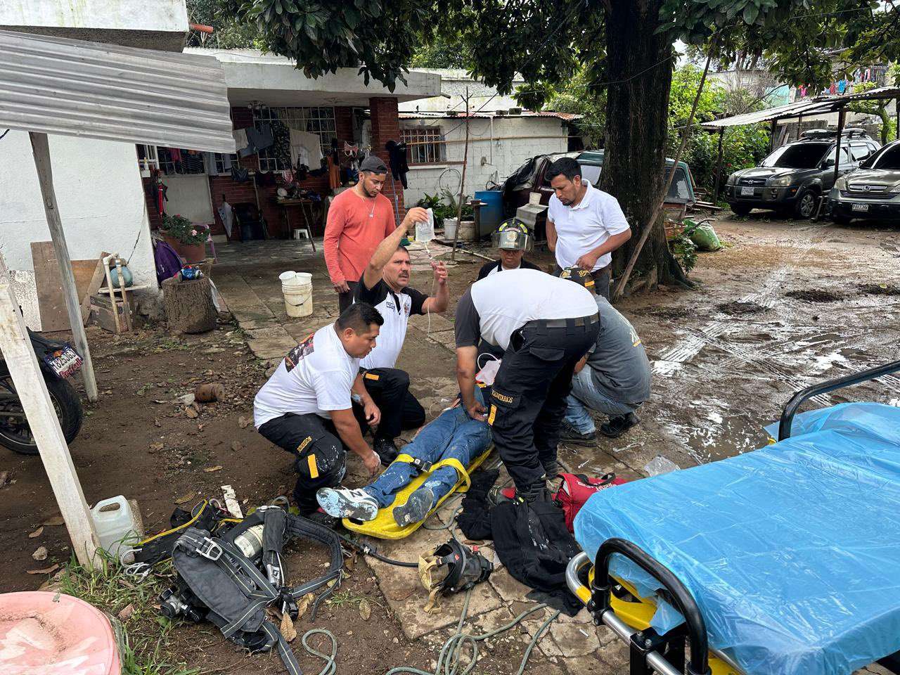 Dos trabajadores sufren dificultad respiratoria por gases tóxicos de pintura en Boca del Monte