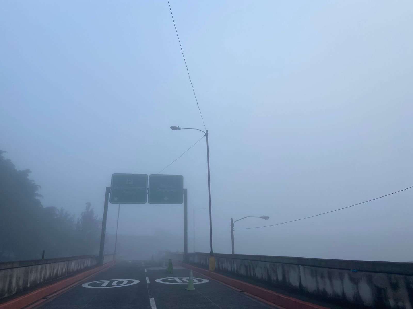Niebla afecta operaciones en el Aeropuerto Internacional La Aurora