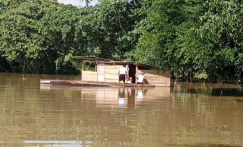 ÚLTIMA HORA | Intensa lluvia provoca inundación en Raxruhá, Alta Verapaz