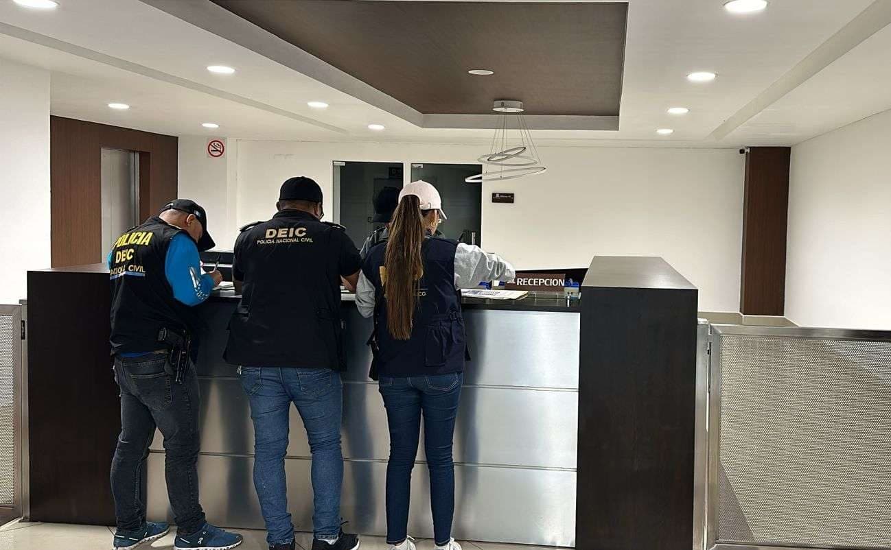 Incautan documentos contables en allanamientos por caso de defraudación tributaria B410