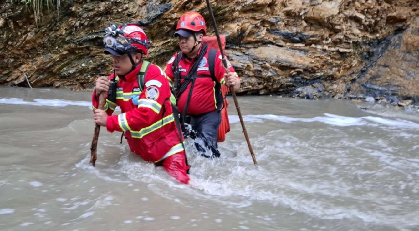 Continúan labores de búsqueda de menor desaparecido en el río Las Vacas