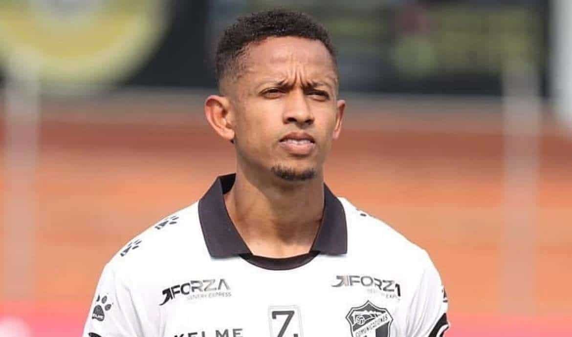 Este es el parte médico postoperatorio de José Corena