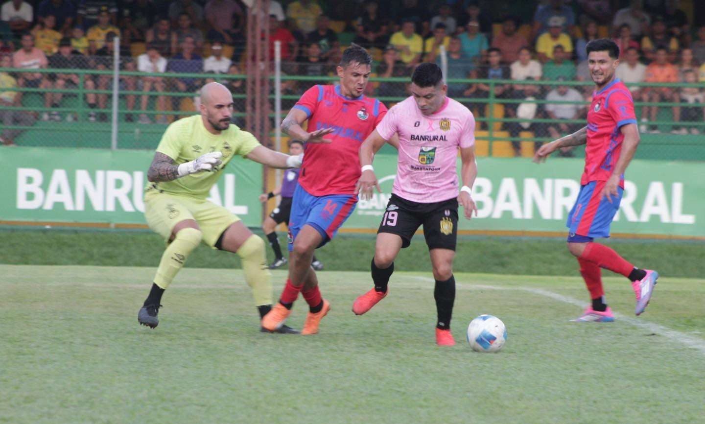 Multan a Guastatoya por comentarios racistas contra jugadores de Municipal