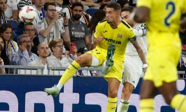 EN VIDEO | Carvajal abandona el campo con una posible lesión grave de rodilla