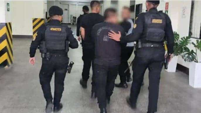 ¿Corrupción en la PNC? Liberan a detenidos por Q20 mil en San Lucas Tolimán
