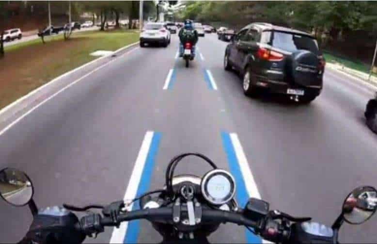 ¿Qué pasará con las ambulancias al tener un carril exclusivo en medio de las carreteras?