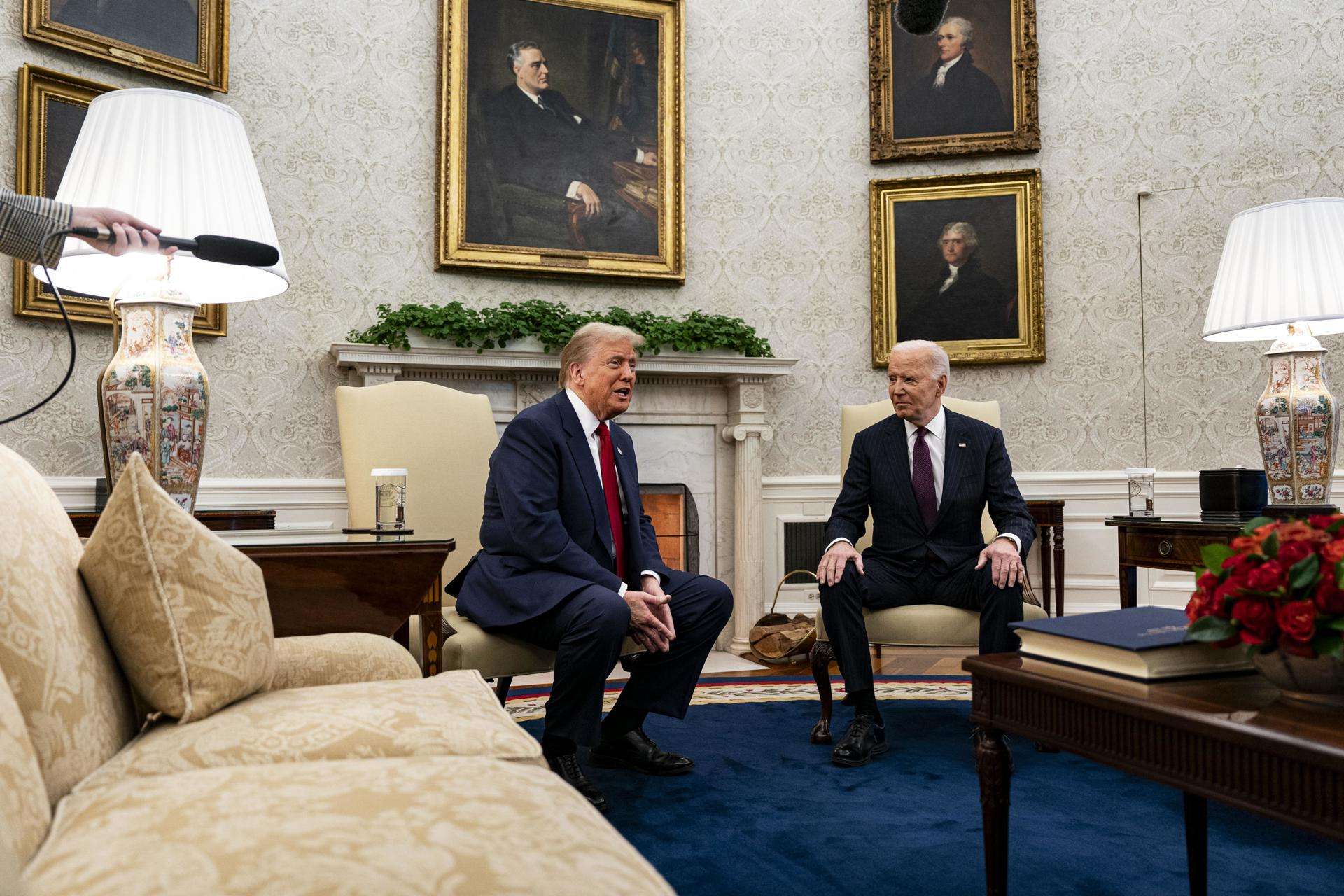 Biden inicia su reunión con Trump felicitándolo por su victoria en las elecciones