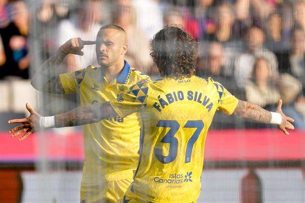 Las Palmas amarga al Barcelona la celebración de su 125 aniversario