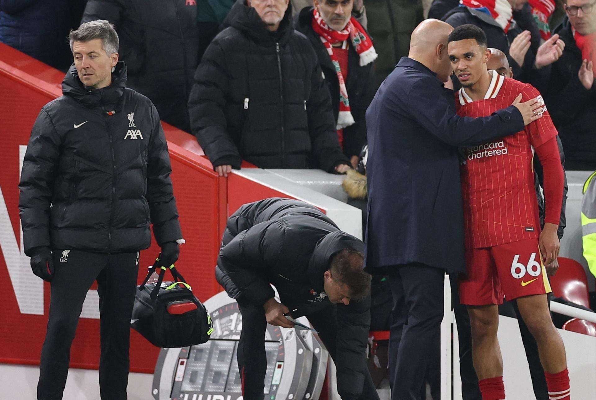 Alexander-Arnold se lesiona a 18 días de enfrentarse al Real Madrid