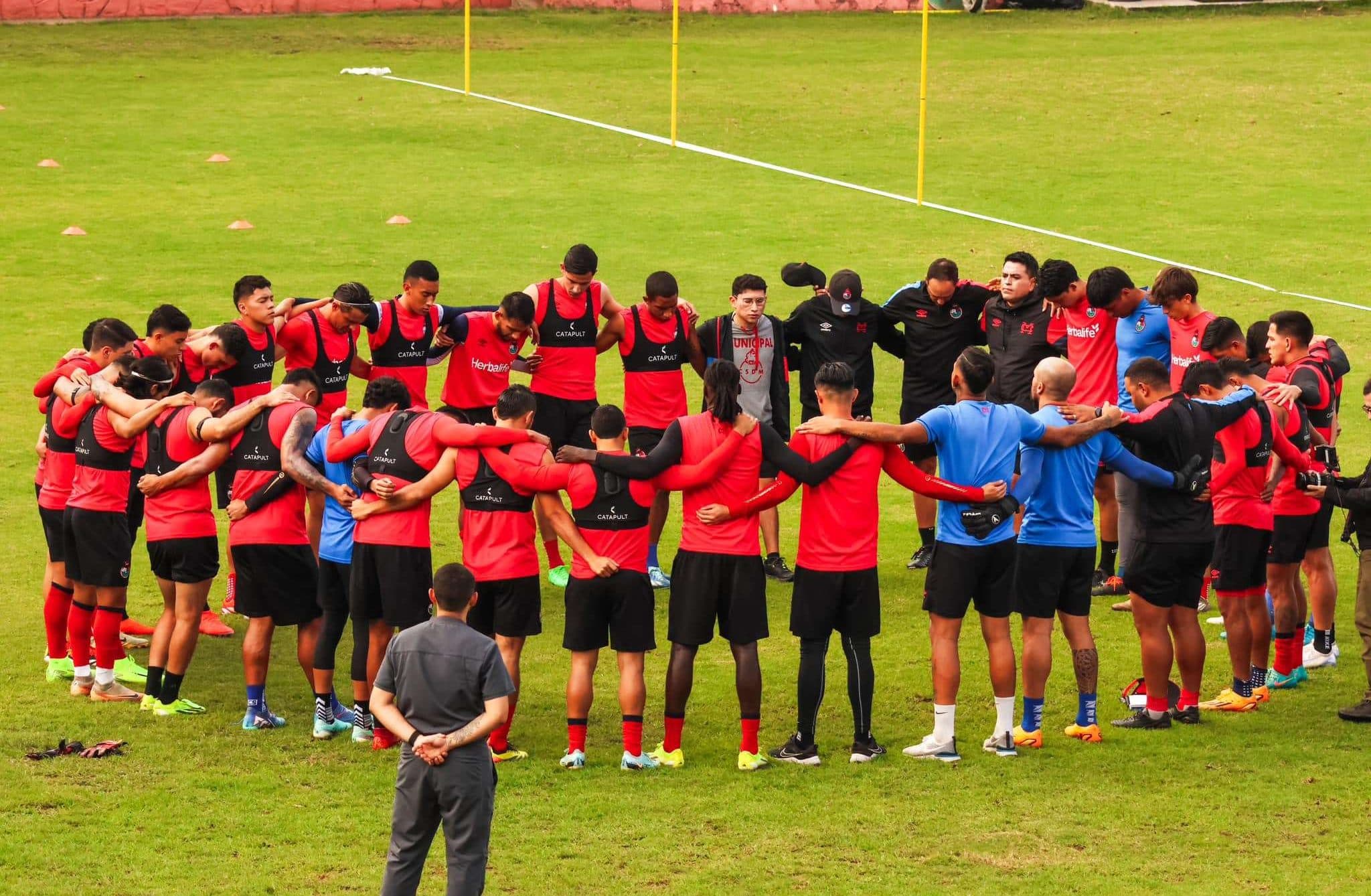 Bini habla de cómo está el ambiente en el camerino de los Rojos