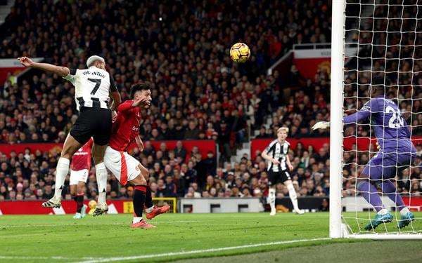 El Manchester United toca fondo en la Premier League