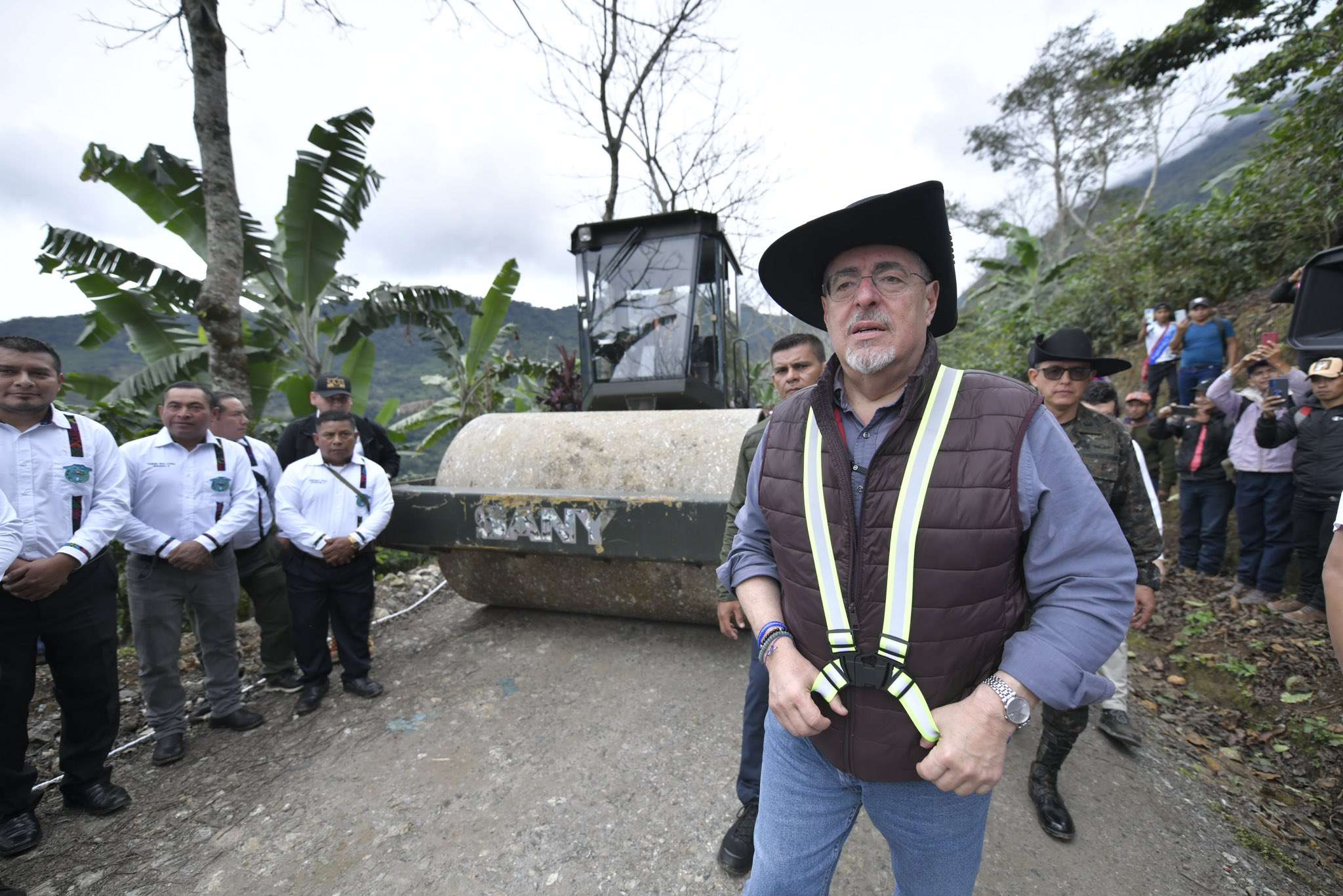 ¿Meta superada? Más de 1,000 kilómetros rehabilitados llevan desarrollo a comunidades rurales