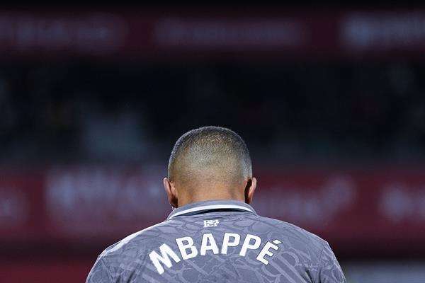 Liga no sanciona al PSG al descartar la demanda de Mbappé sobre impago de salarios