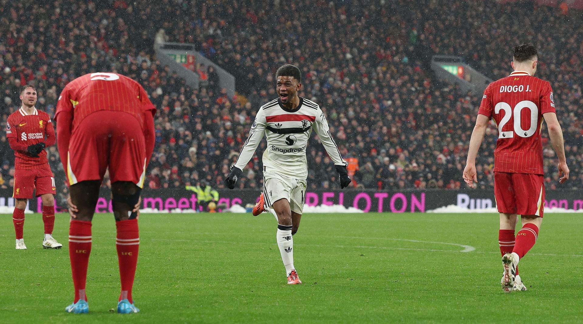 El Manchester United respira con empate ante Liverpool