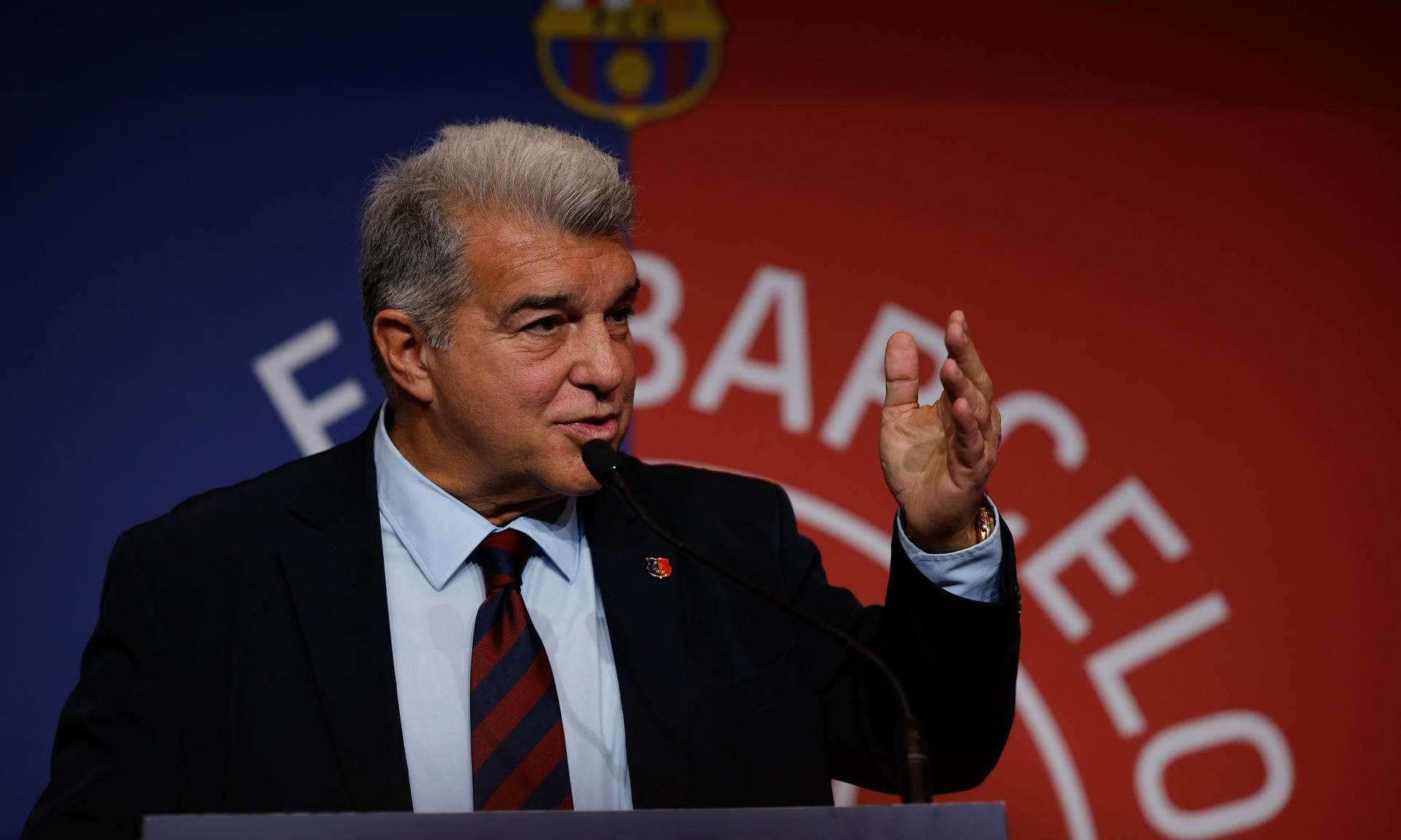 Barcelona recurrirá ante el CSD por la no inscripción de Olmo y Pau Víctor