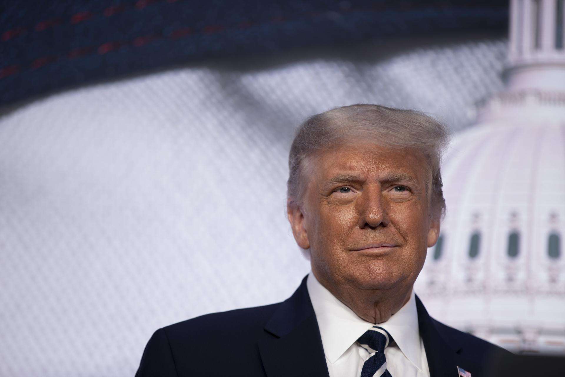 Juez bloquea la orden de Trump de acabar con la ciudadanía por nacimiento