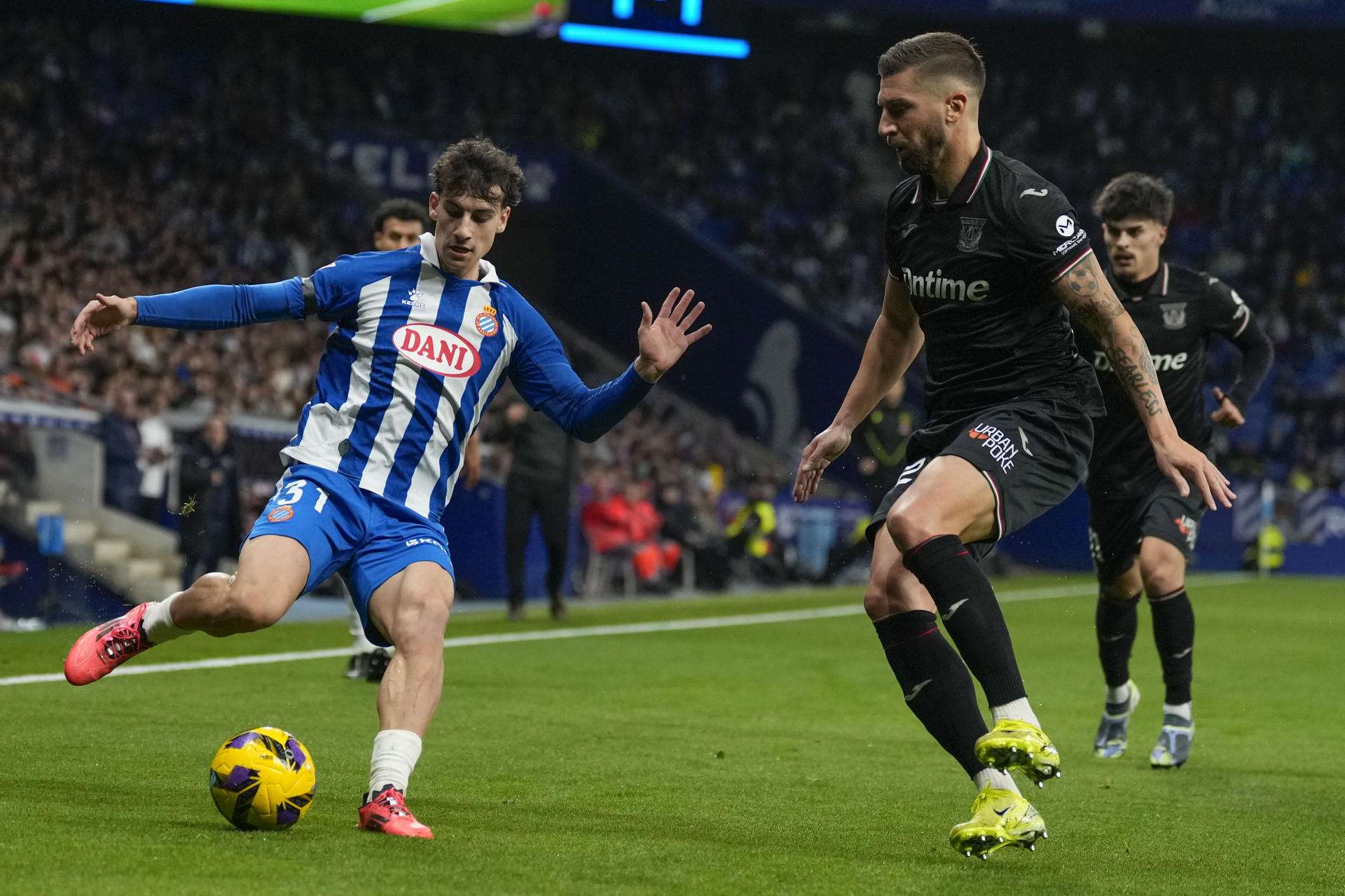 Espanyol y Leganés agotan su pólvora en catorce minutos y no pasan del empate