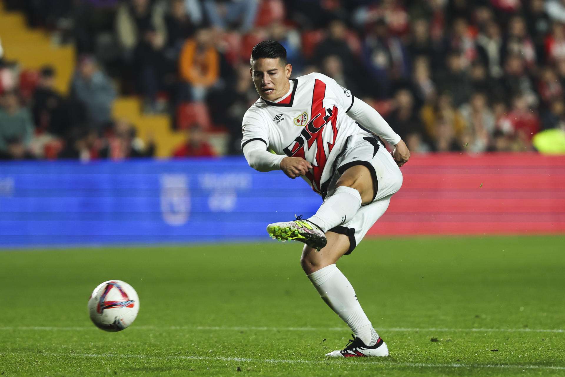 El Rayo traspasa a James Rodríguez al Club León de México