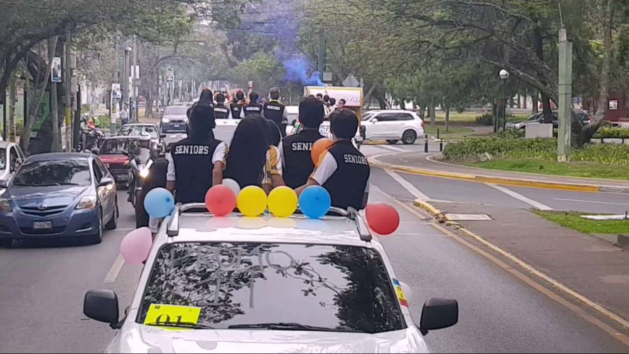 ¿Buses, globos y mucho tráfico? Caravanas de graduandos afectan el tránsito en múltiples zonas