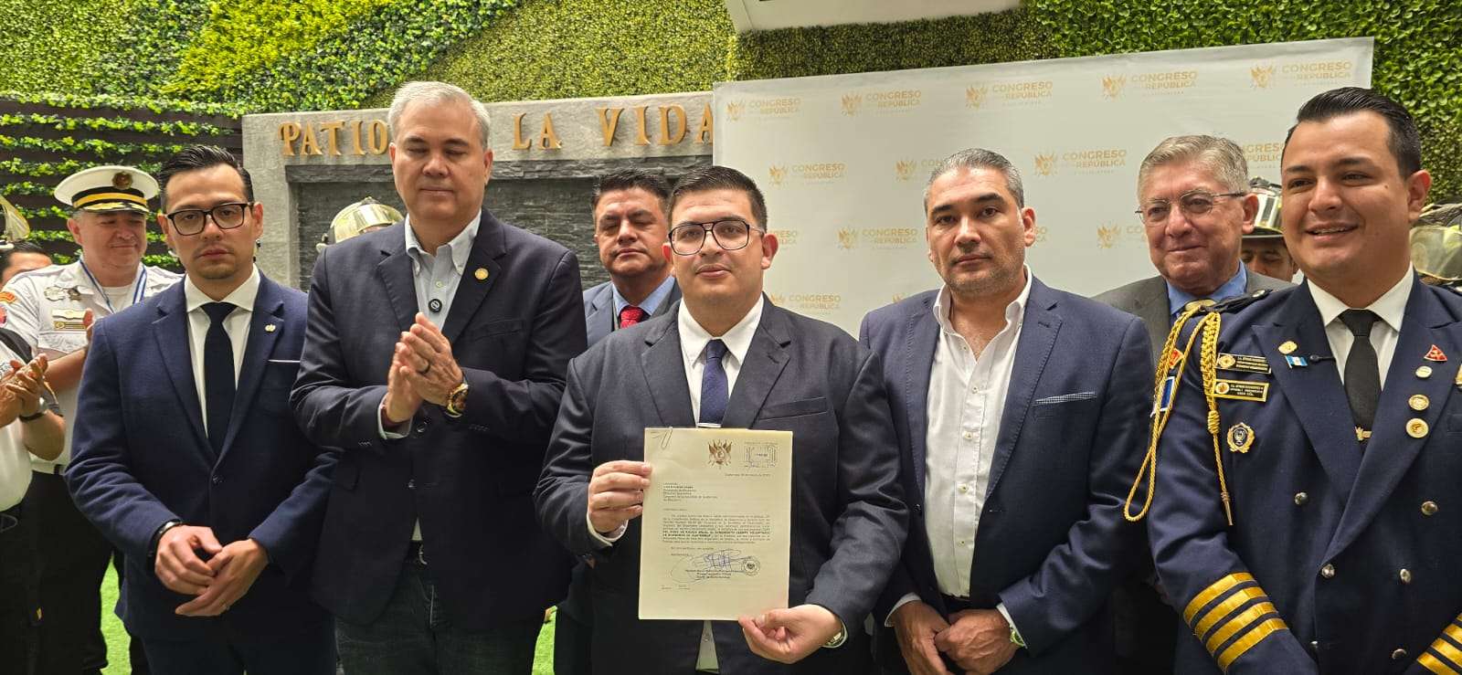 Diputados impulsan bono único para Bomberos Voluntarios, pero ¿será suficiente para ellos?