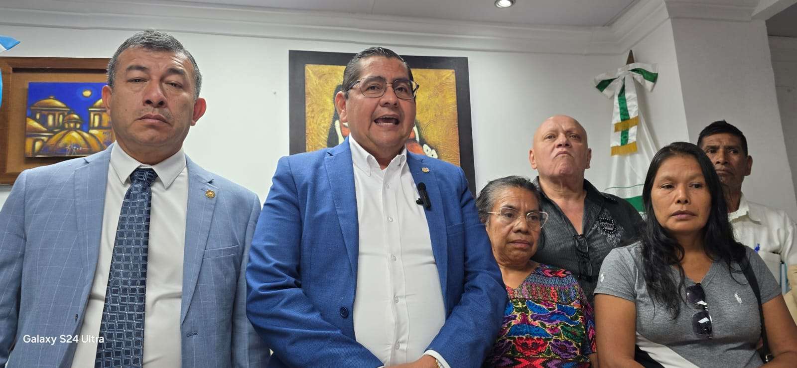 «Más de 30 millones en comisiones»: La UNE pide explicaciones al MAGA sobre compras de productos nacionales