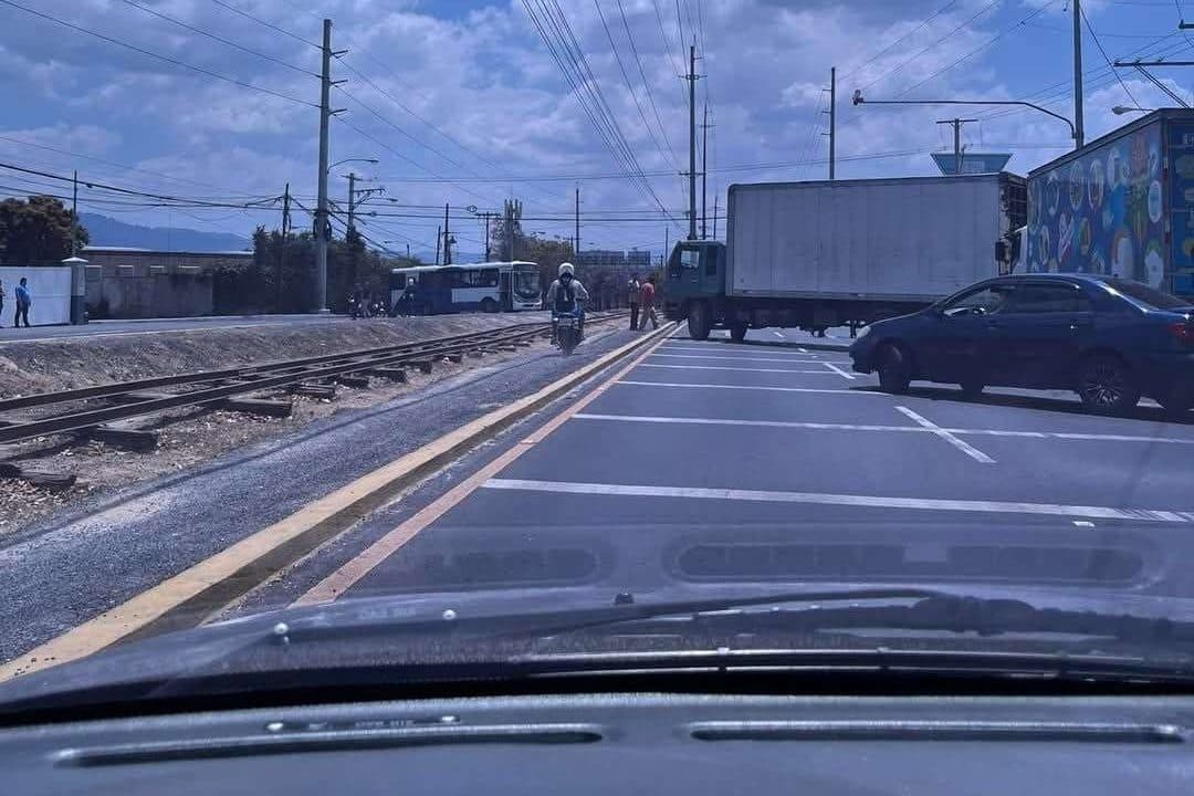 Cacif rechaza bloqueos y llama a autoridades a garantizar la libre locomoción